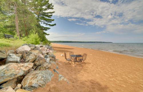 Private Beach! Year-Round Lake Superior Retreat - Foto 22