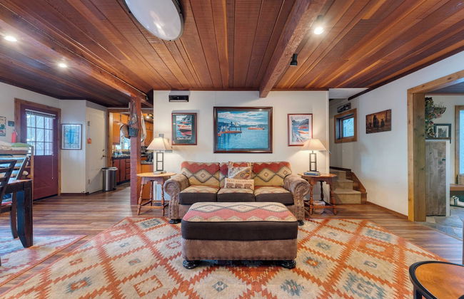 Lakefront Haven by Avantstay Minutes to Ski Resorts Private Dock - Photo 12