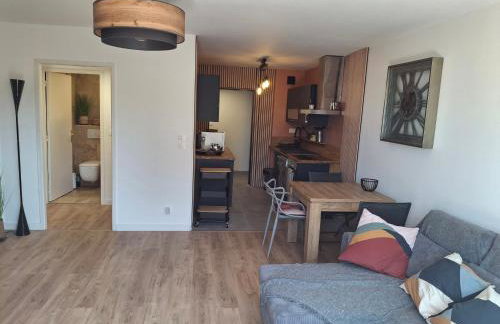 Lovely apartment with private garden and a swimming-pool - Foto 20