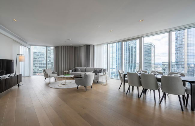 Deluxe Riverside Apartment With City Views - Foto 32