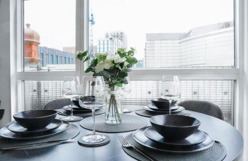 Chic 2BR City Centre Balcony Near Victoria St - Foto 8