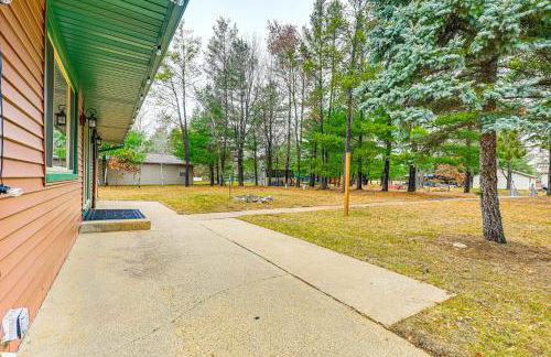 Canal-Front Cabin Dock and Fire Pit in New Lisbon - Foto 18