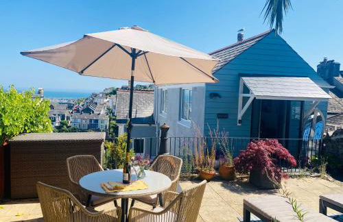 Little Trevio - seaside haven with parking and sea views - Photo 1