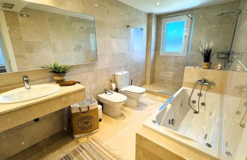 Luxury-Penthouse-La Mairena-Seaview-Jacuzzi-Marbella - Foto 19