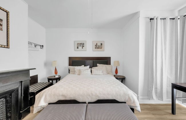 Spacious 3BR Detroit Apt Sleeps 7 + Wifi - Foto 14