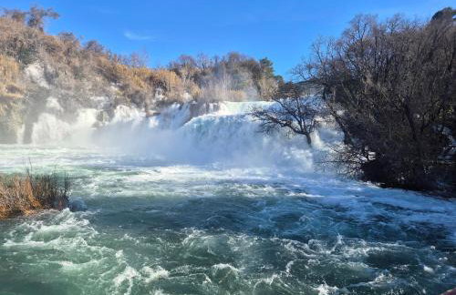 Apartment Tišina - Free parking, Smart TV, self-check-in, nearby Krka National park - Foto 3