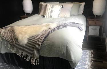 Dreamy Artist Chalet in Secluded Historic Village - Photo 14