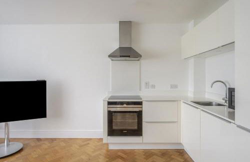 Luxurious City Centre Apartment in Chelmsford with Sky TV, Sports, Movies & Netflix - Foto 3