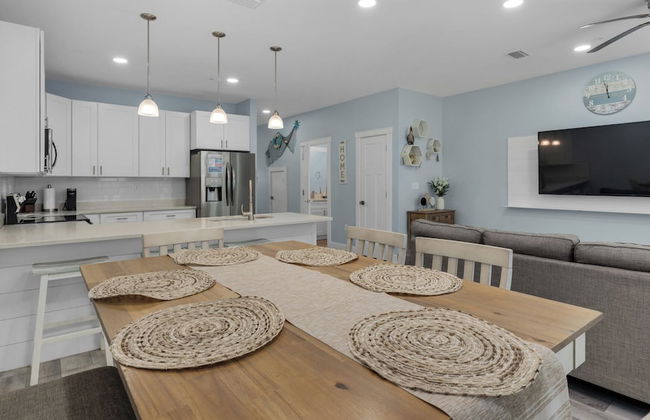 3BR Home /beach Access/spacious Deck/zoo Across - Foto 12