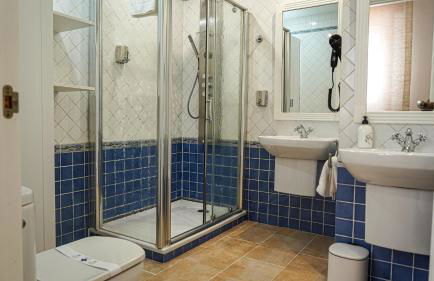 Apartamentos Puente Romano Suites Parking Gratis - Foto 43