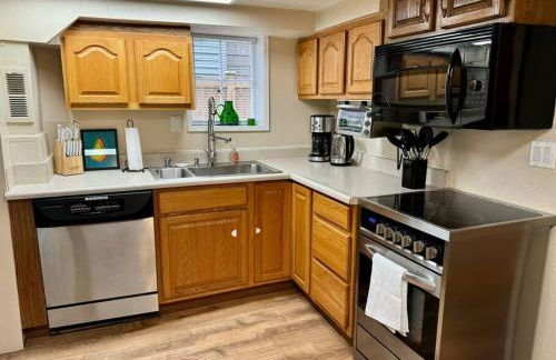 Seattle-Queen Anne--7 BR 3 BA--One Block to SPU - Foto 47