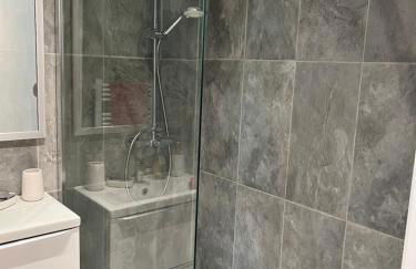 Hauteurs de Toulon : Charmant studio piscine - Foto 23