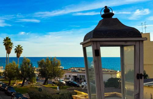 LA MAISON DU PORT - Superior Apartment, bright, glam, and refined with a wonderful sea view in Anzio city center - Foto 4