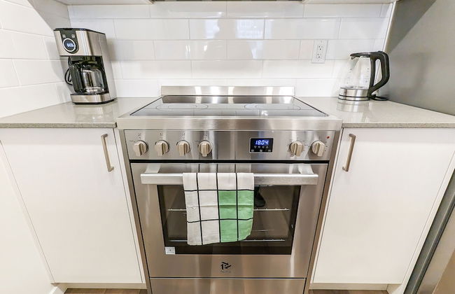 New Apartments in Cranston by GLOBALSTAY - Photo 28