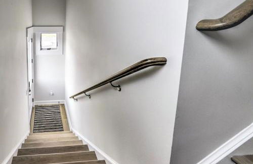 Coastal Waterford Getaway, Steps to the Water! - Foto 18