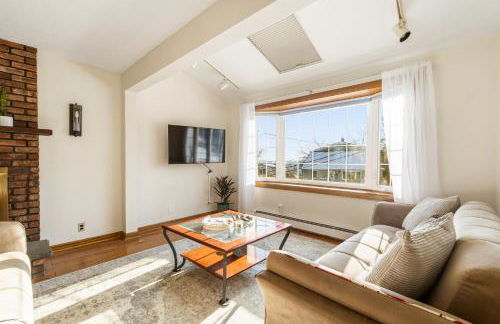 Family Retreat Near NYC w/ Parking & Views - Foto 6