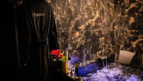 L'Aphrodite, Suite de LUXE - Love room - JACUZZI - Foto 5
