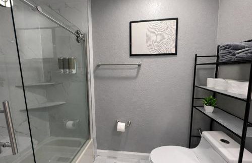 Large Overland Park Getaway 4 KING beds 3 Bath Sleeps 10 - Foto 7