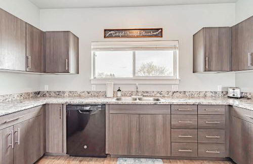 Bringham's Mill Apartments Perfect for Groups Full Kitchen Gym and Free Parking - Photo 43