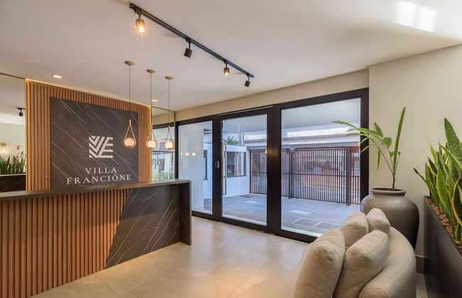 VFR Estudios proximos a praia de Bombas - Foto 1