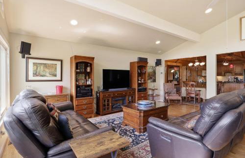 Lake Escape to an Elegant 4 Br Home 3 bath Home - Foto 15