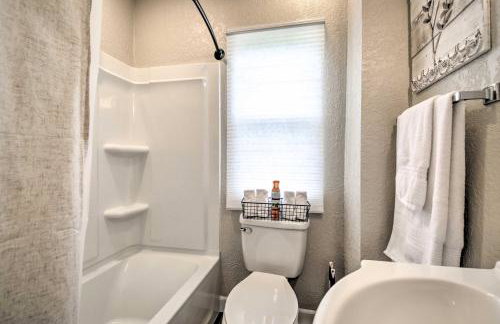 Farm-Style Ste Genevieve Retreat with Fire Pit! - Foto 17