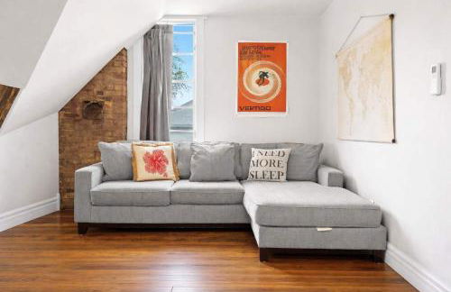 Cozy Top-Floor Retreat in the Heart of Louisville - Photo 6