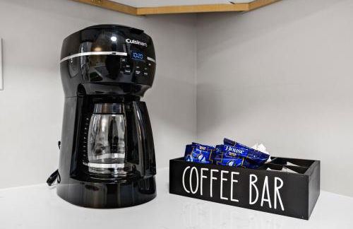 Sleek 3 BR home with self check in Private! - Foto 5