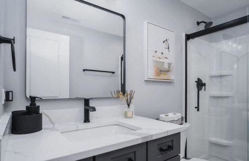 Harbor Clubhouse Modern Waterfront with Hot Tub and Pet Friendly - Foto 13