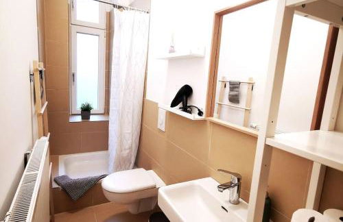 LANG Li by ROCKCHAIR Apartments l SUPERHOST Status l 2 Bedrooms Boxspringbeds in City Center - Cozy Family & Business Flair welcomes you! - Foto 24