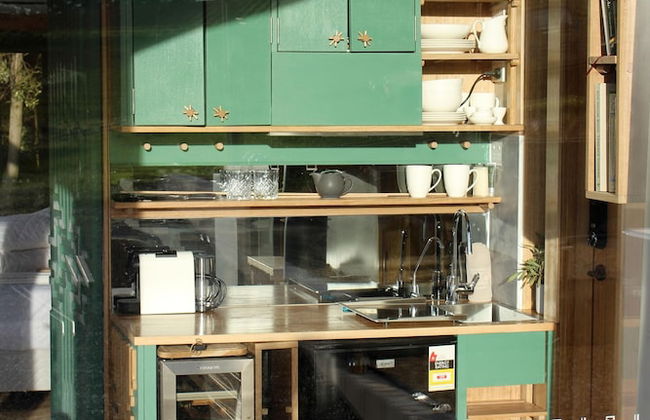 Compass Hut - Photo 33