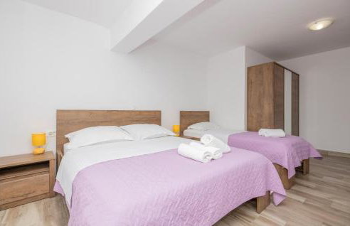 1 Bedroom Beautiful Apartment In Rogotin - Foto 10
