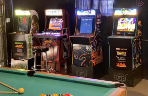 Modern 4 Bedroom -Kosher - Heated Pool - Game Room - Foto 25