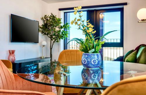 Luxury City Escape - Brand New Stylish 2 Bedroom Apartment with Parking - Foto 15