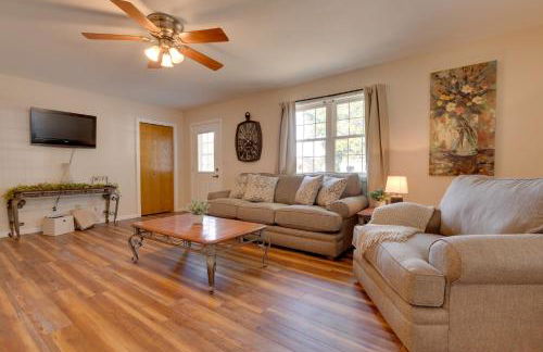 Pet-Friendly Home about 9 Mi to Effingham nr I-Exit! - Foto 1