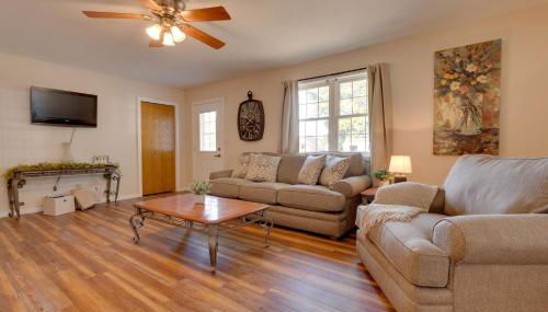 Pet-Friendly Home about 9 Mi to Effingham nr I-Exit! - Foto 1