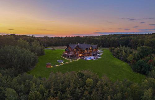 Pinnacle Pointe by Relaxtay 600 Acre Private Luxury Estate with Spa, Pool, Theater and Lake - Foto 1