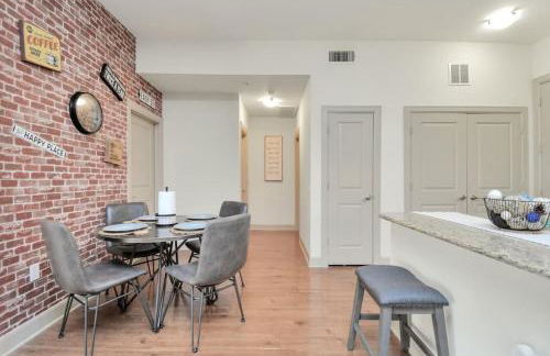 Lux Mid-Rise Walking Distance to NRG Stadium - Foto 30