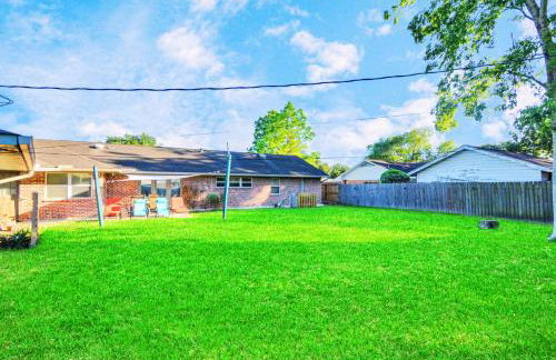 Luxury Retreat with Heated Pool, Firepit, Outdoor Cinema - Foto 71