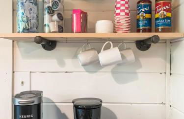 Downward Dog Lodge - Mountain Yoga Retreat, Hot Tub & Pet-Friendly Escape - Foto 17