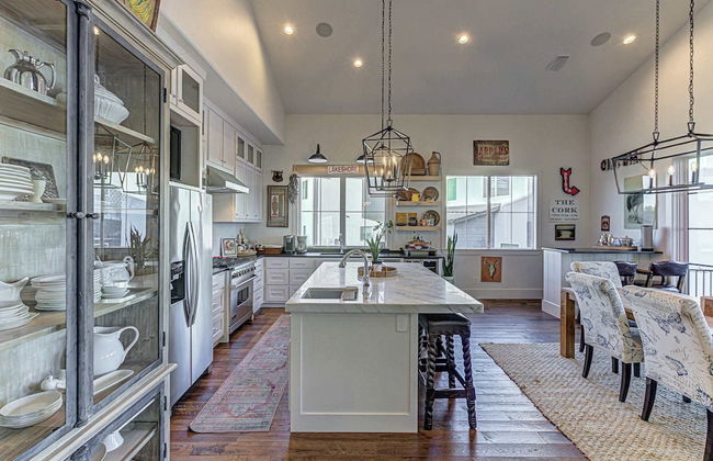 Immaculate Waterfront Home for 16 w/ Private Dock! - Foto 16