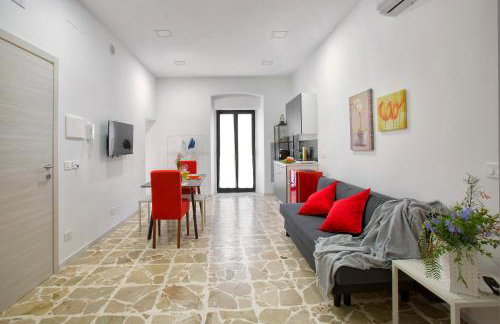 Plaza Suites - Photo 11