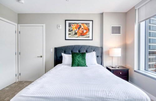 Luxury Apt with Balcony In Seaport - Foto 26