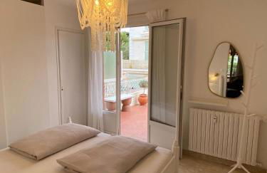 Sanary- La vie est belle- Centre Ville 2 minutes à pied- Plage 5 minutes - Foto 4