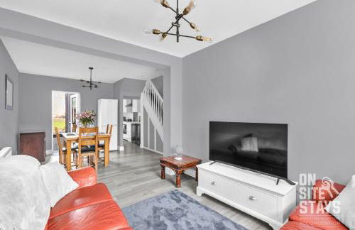 OnSiteStays - Large 3 bedroom, 2 bathroom, driveway, Garden, Sleeps 6 Comfortably - Foto 1