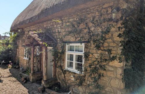 Period Thatched Cottage Towcester - Photo 62