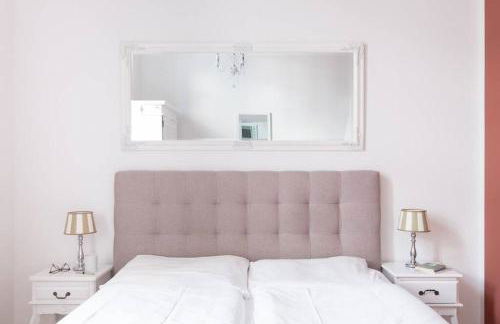 SC 05 by ROCKCHAIR Apartments l SUPERHOST Status l 2 Bedrooms Boxspringbeds Balcony Elevator - Cozy Family & Business Flair welcomes you! - Foto 4