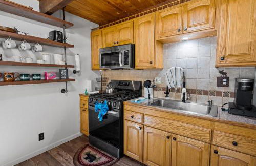 Shepherd's Cabin - Gambrel cabin, spacious while still being cozy and inviting! - Foto 13