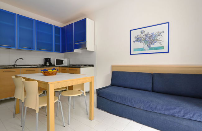 2 bedroom Apartment in Lignano Sabbiadoro with swimming pool and garden - Photo 9