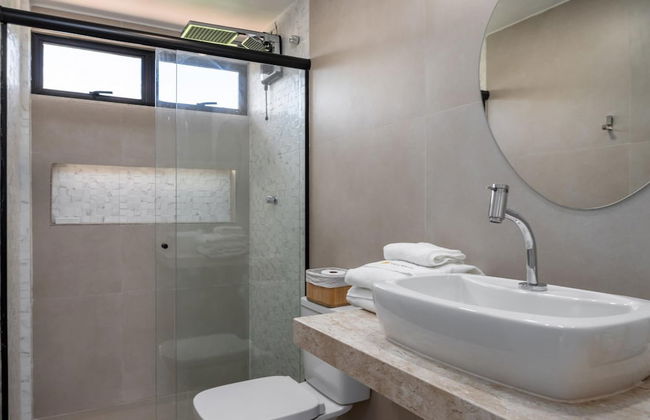 2 km From Praia da Alvorada Near Barra Shopping Am203 - Foto 4